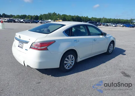 2014 Nissan Altima 2.5 S z USA, uszkodzony, nr VIN 1N4AL3AP5EN255591